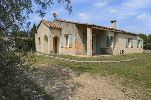 Maison plain-pied, garage, terrain 826 m², au calme avec vue dégagée