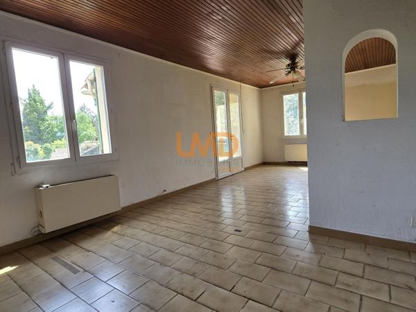 Maison plain-pied, garage, terrain 826 m², au calme avec vue dégagée