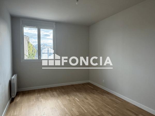 Location Appartement 4 pièces 86.13 m² - 9 RUE DU PETIT BOUILLON Chartres 28000