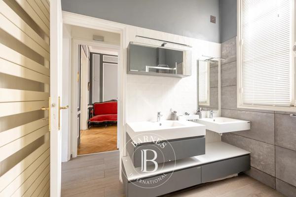 Paris 16ème, Appartement 4 Chambres -  203 m² à vendre