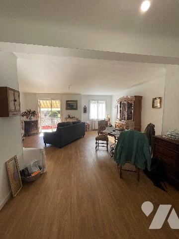 MARSEILLE 7ème, T4/5, bien rare dans quartier prisé de la cité phocéenne, à quelques pas de la mer.