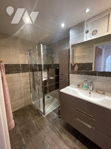 MARSEILLE 7ème, T4/5, bien rare dans quartier prisé de la cité phocéenne, à quelques pas de la mer.