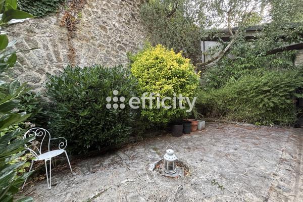Maison
         6 pièces
        - 125 m² Exclusivité 799 000 €*