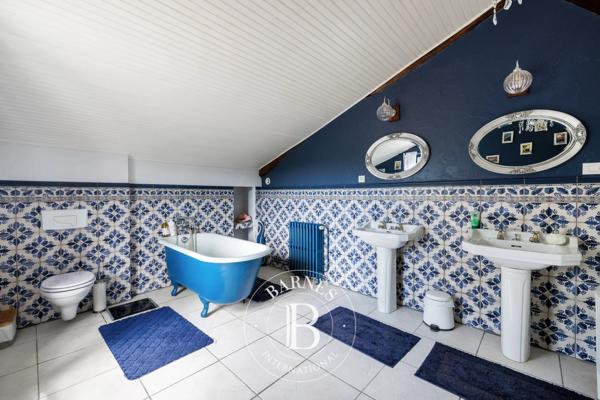 Amou, Propriété 5 Chambres -  287 m² à vendre