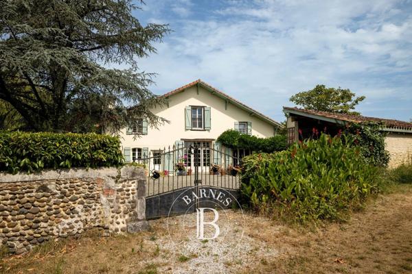 Amou, Propriété 5 Chambres -  287 m² à vendre