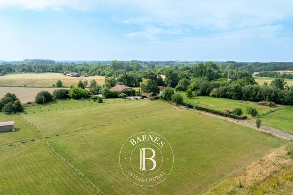 Amou, Propriété 5 Chambres -  287 m² à vendre