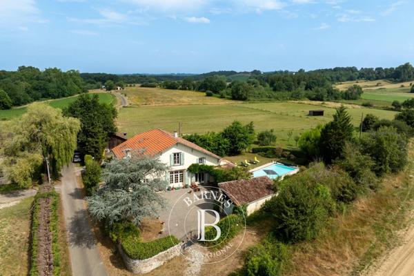 Amou, Propriété 5 Chambres -  287 m² à vendre