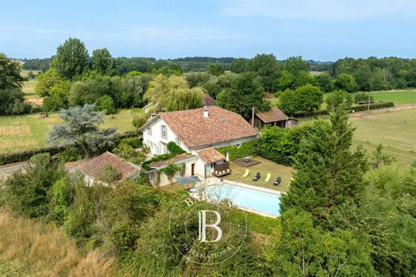 Amou, Propriété 5 Chambres -  287 m² à vendre