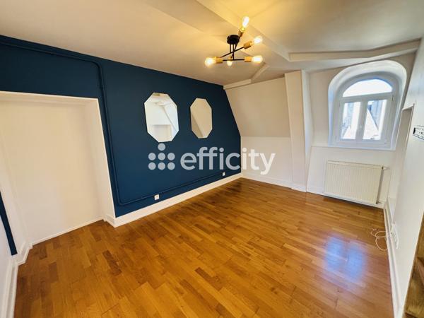 Appartement
         3 pièces
        - 90 m² 329 000 € *