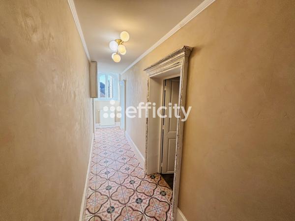 Appartement
         3 pièces
        - 90 m² 329 000 € *