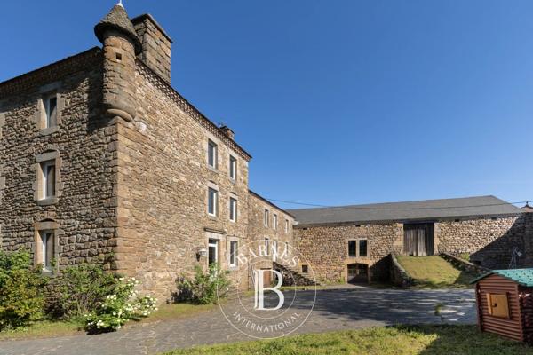 Langogne, Propriété 10 Chambres  à vendre