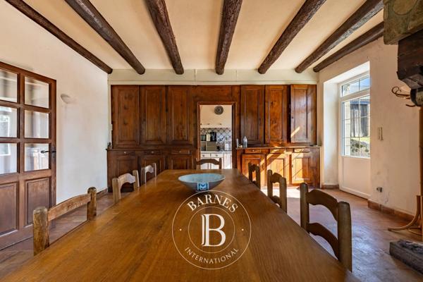 Langogne, Propriété 10 Chambres  à vendre