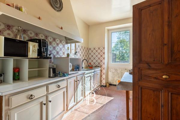 Langogne, Propriété 10 Chambres  à vendre