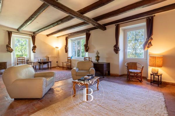 Langogne, Propriété 10 Chambres  à vendre