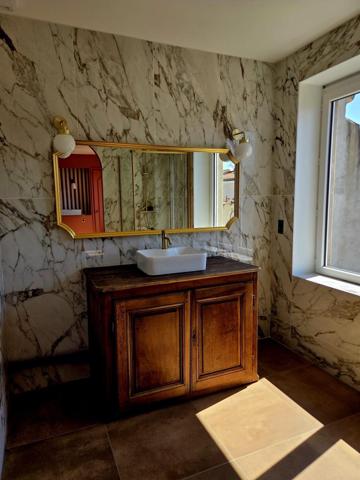 Appartement à SAINT-ETIENNE, 42100 - 6 pièces 92m²