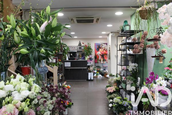 Cadeaux, Fleurs​ à vendre 260 m² Tiercé