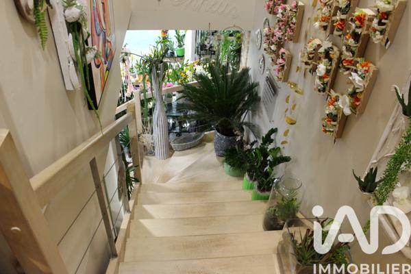 Cadeaux, Fleurs​ à vendre 260 m² Tiercé