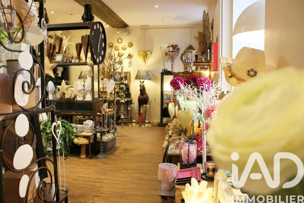 Cadeaux, Fleurs​ à vendre 260 m² Tiercé