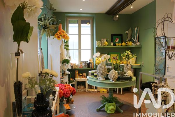 Cadeaux, Fleurs​ à vendre 260 m² Tiercé
