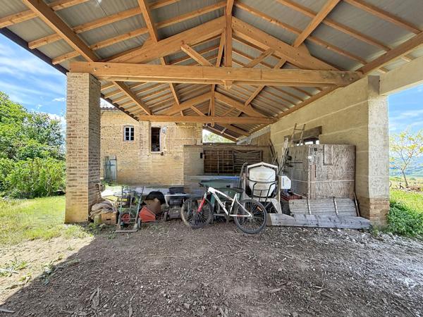 Grande maison de caractère - 356 m² sur terrain de 28 000m2 - Albon