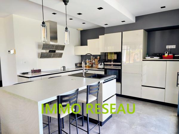 Maison contemporaine à LE FENOUILLER (85800)