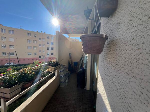 Cagnes Sur Mer Studio loué 33 m2 Terrasse 10 m2 Cave