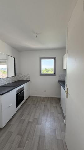 APPARTEMENT F2 AVEC BALCON PARC SAINTE MARIE