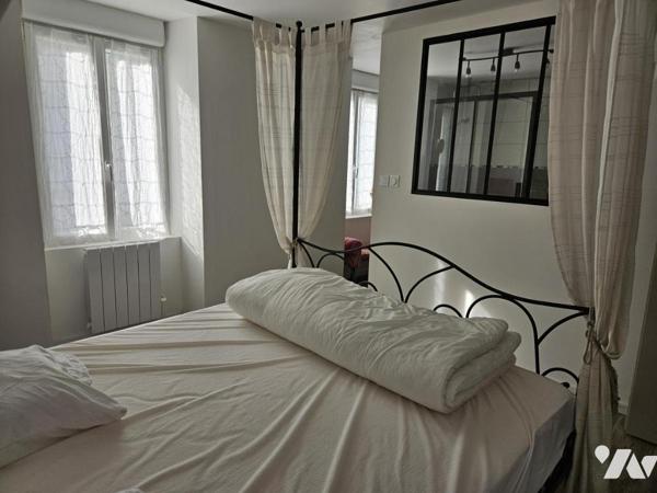 Maison de ville avec local commercial ETEL centre