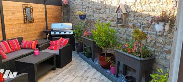 Maison de ville avec local commercial ETEL centre