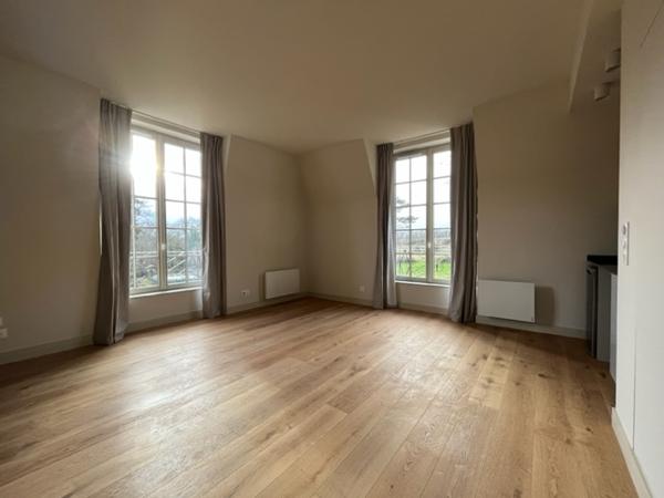 POITIERS SUD, CHATEAU DE LA MOTTE, STUDIO DE 30m² AVEC PARKING.