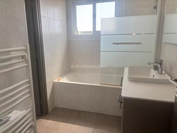 Location Appartement 3 pièces 85 m2 à Villeneuve-Loubet