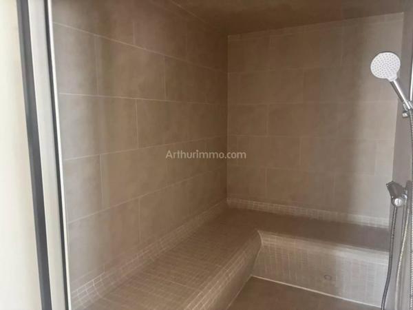 Location Appartement 3 pièces 85 m2 à Villeneuve-Loubet