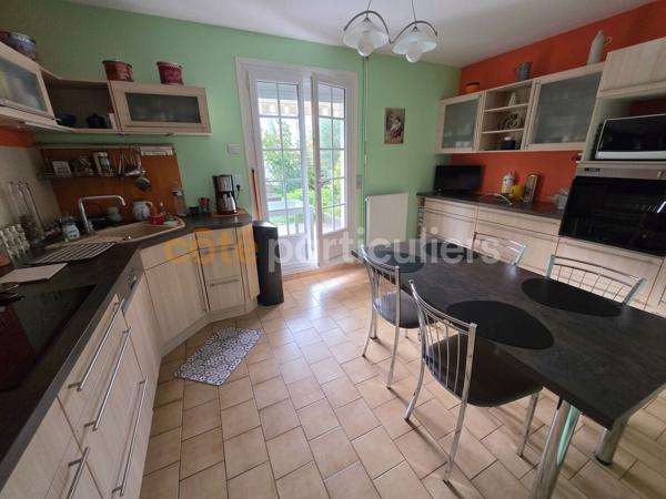 Vente
                Maison143 m² - 7 Pièces -
                    JOUE LES TOURS (37300)