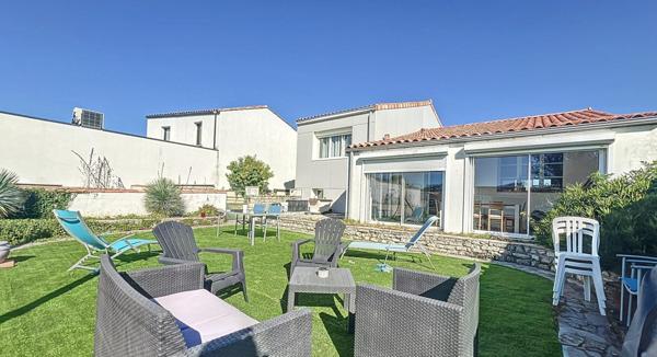 Maison non mitoyenne 138M2, 3 chambres, garage, jardin