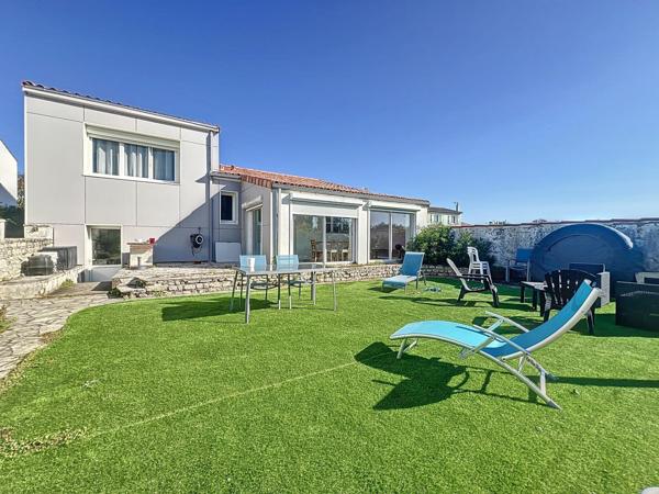 Maison non mitoyenne 138M2, 3 chambres, garage, jardin