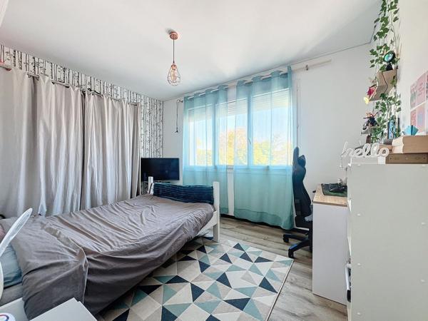 Maison non mitoyenne 138M2, 3 chambres, garage, jardin