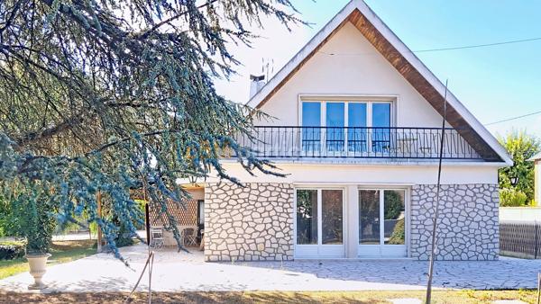Vente
                Maison190 m² - 6 Pièces -
                    VILLEMANDEUR (45700)