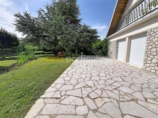 Vente
                Maison190 m² - 6 Pièces -
                    VILLEMANDEUR (45700)
