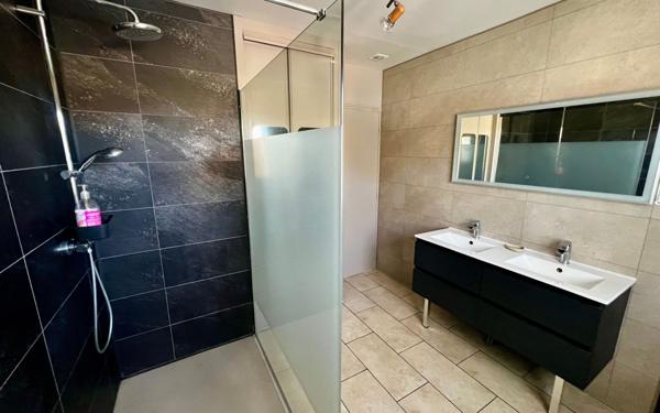 Maison à vendre    4 pièces •  Meschers-sur-Gironde