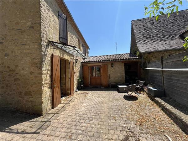 Maison à louer |  Preyssac-d'Excideuil |  3 pièces | 81 m²
