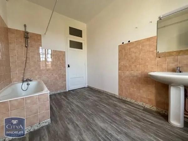 Appartement à louer 3 pièces 77.16m² Nancy (54000)