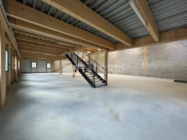 Local d’activités de 169m² à 2 736m² à la vente