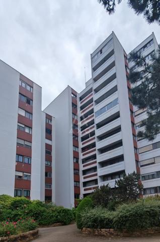 VITRY SUR SEINE : appartement F4 (87 m² Carrez) avec balcon et parking