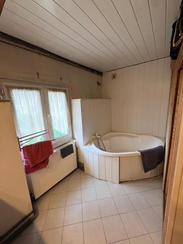 Vente                                                      Appartement
                        
                     3 pièces                      94 m2                     à Valence