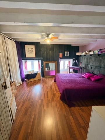 Vente                                                      Appartement
                        
                     3 pièces                      94 m2                     à Valence