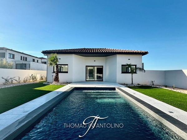 VILLA D'ARCHITECTE 175 M2 - PISCINE - VUE MONTAGNE NOIRE - GARAGE