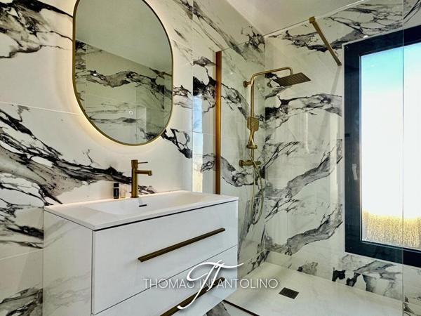 VILLA D'ARCHITECTE 175 M2 - PISCINE - VUE MONTAGNE NOIRE - GARAGE