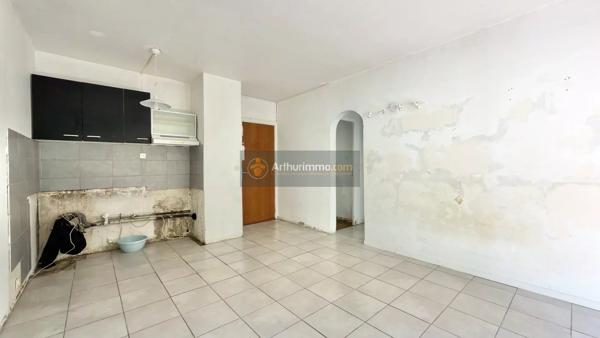 Vente                                                      Appartement
                        
                     2 pièces                      34 m2                     à Fréjus