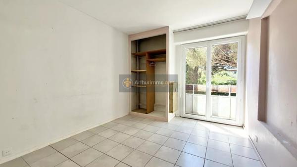 Vente                                                      Appartement
                        
                     2 pièces                      34 m2                     à Fréjus