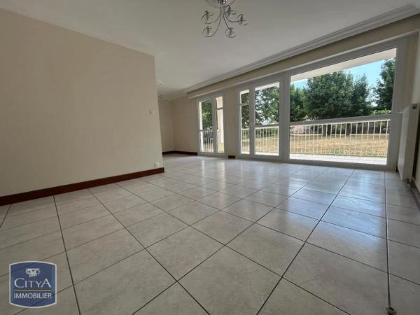 Appartement à louer 3 pièces 82.02m² Poitiers (86000)